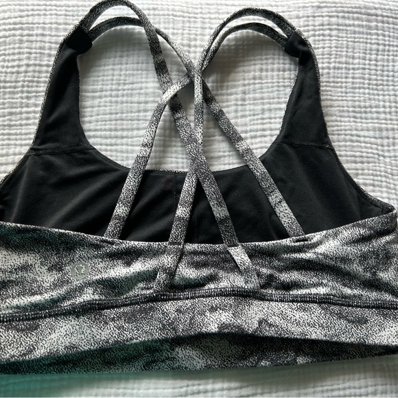 EUC-Lululemon/Energy Bra/Sports/Yoga/B-C Cups/Gray Black/Women 6/Medium Support - Picture 2 of 9